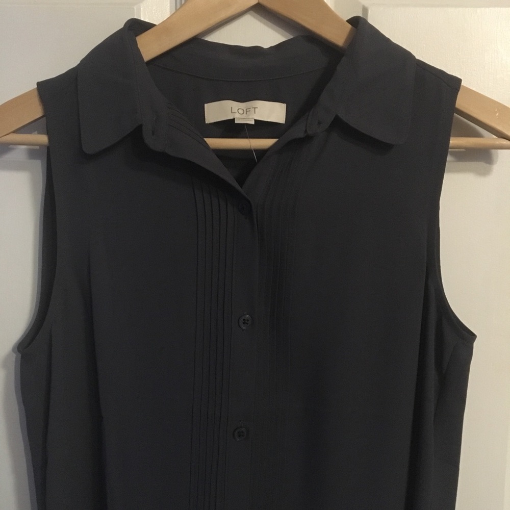 Loft - Sleeveless Button Down Top